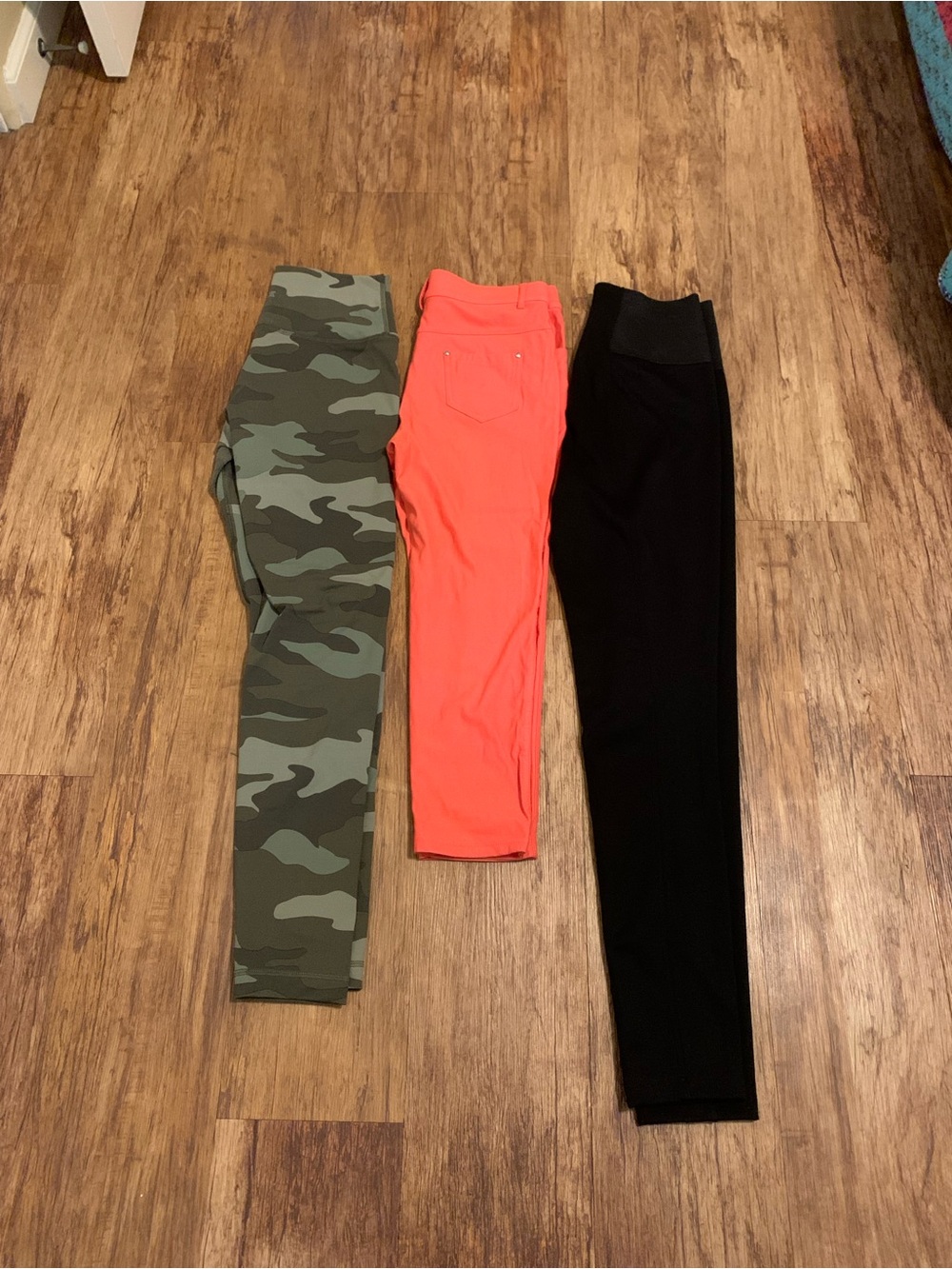 Lot of 3 women’s leggings size medium